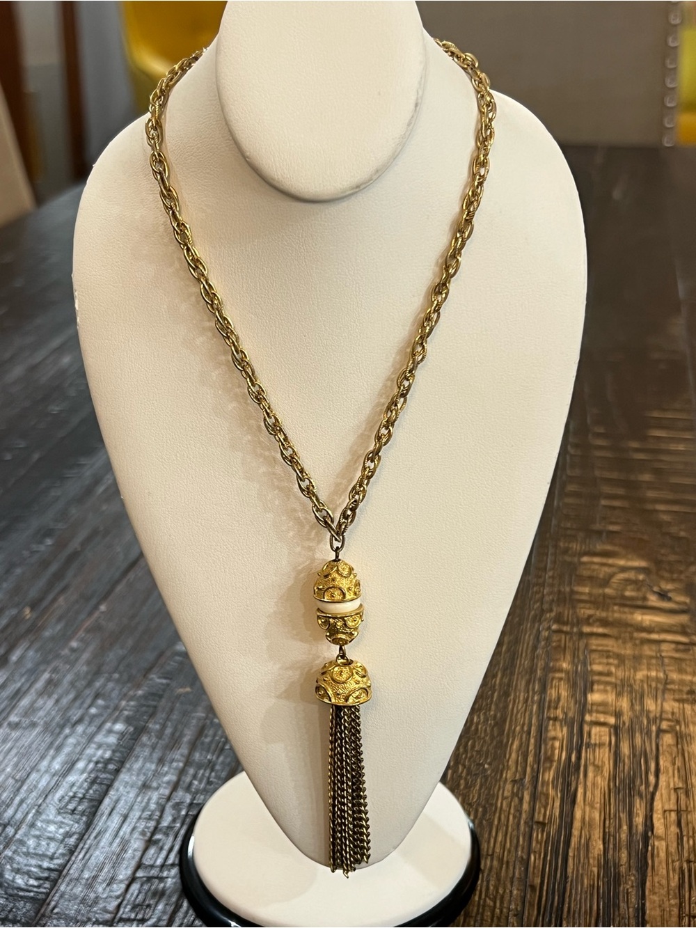 Vintage Trifari Gold Tone Chain Tassel Pendant Necklace White Bead
